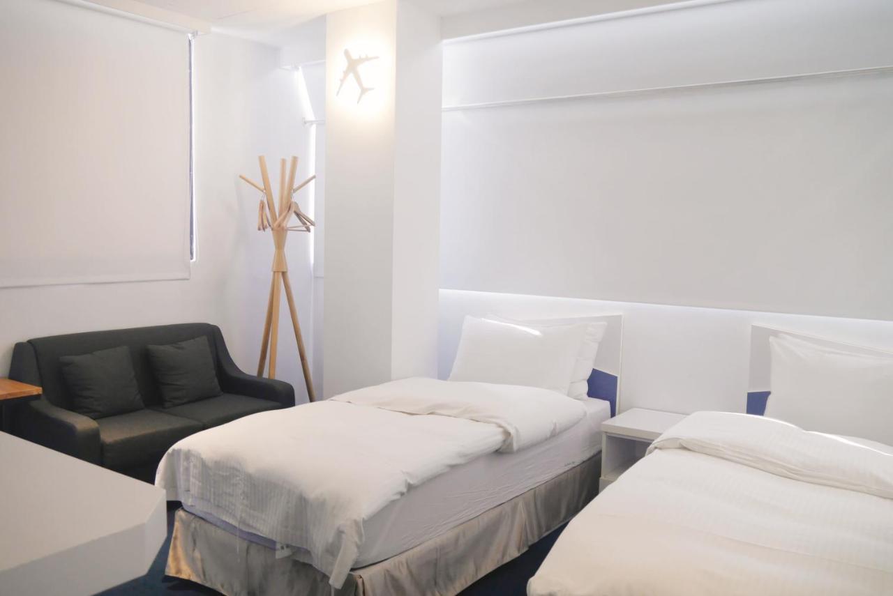 Time Flyer Hotel Taichung Exterior foto